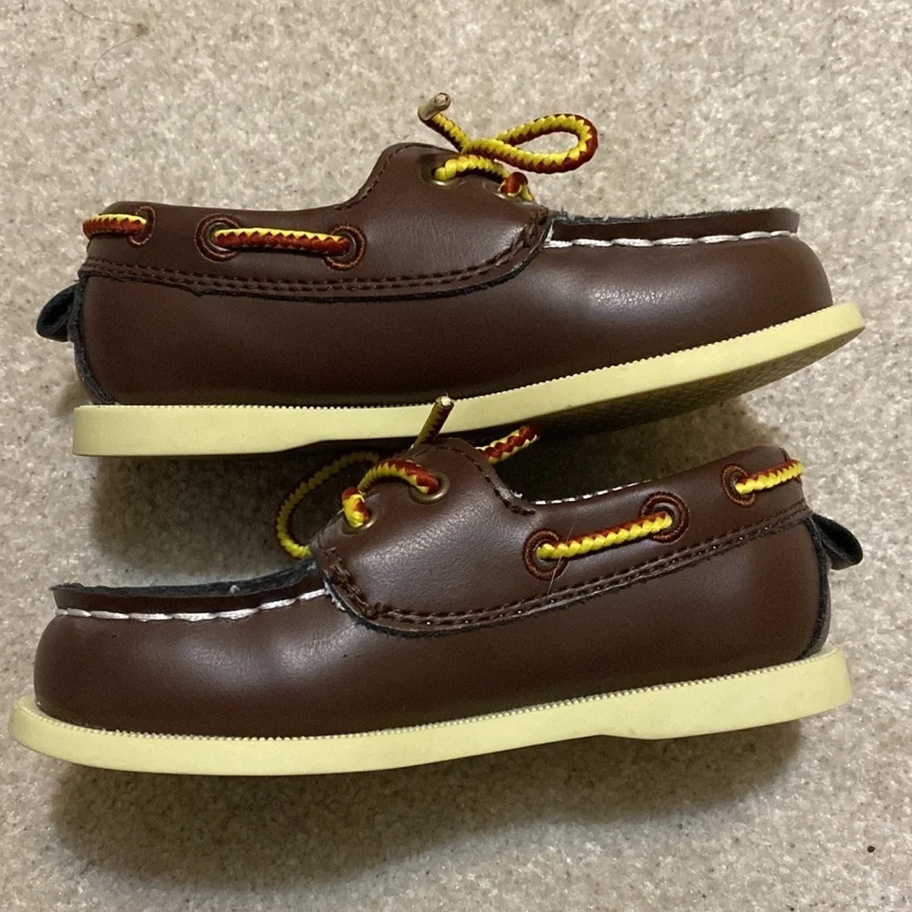 OshKosh B'gosh Boys Boat Shoes Size 7